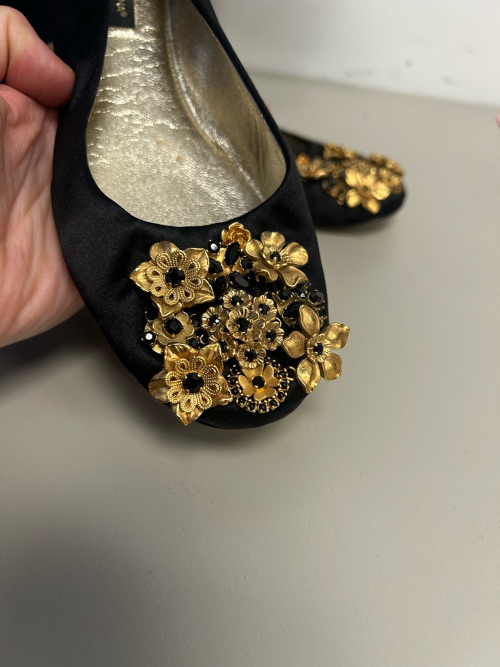 Dolce & Gabbana Black Satin Flats with Gold Floral Embellishments sz US 5/ EU 35 - Picture 5 of 6